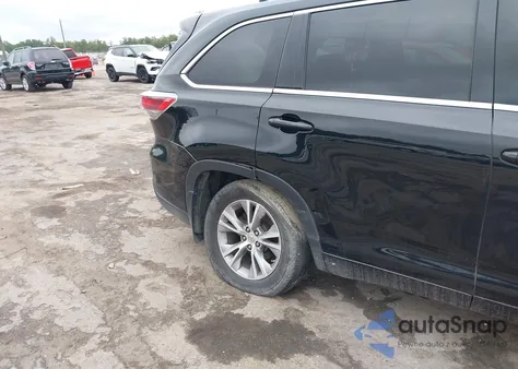2015 Toyota Highlander Le Plus V6 из США, поврежденный, VIN 5TDBKRFH6FS080530
